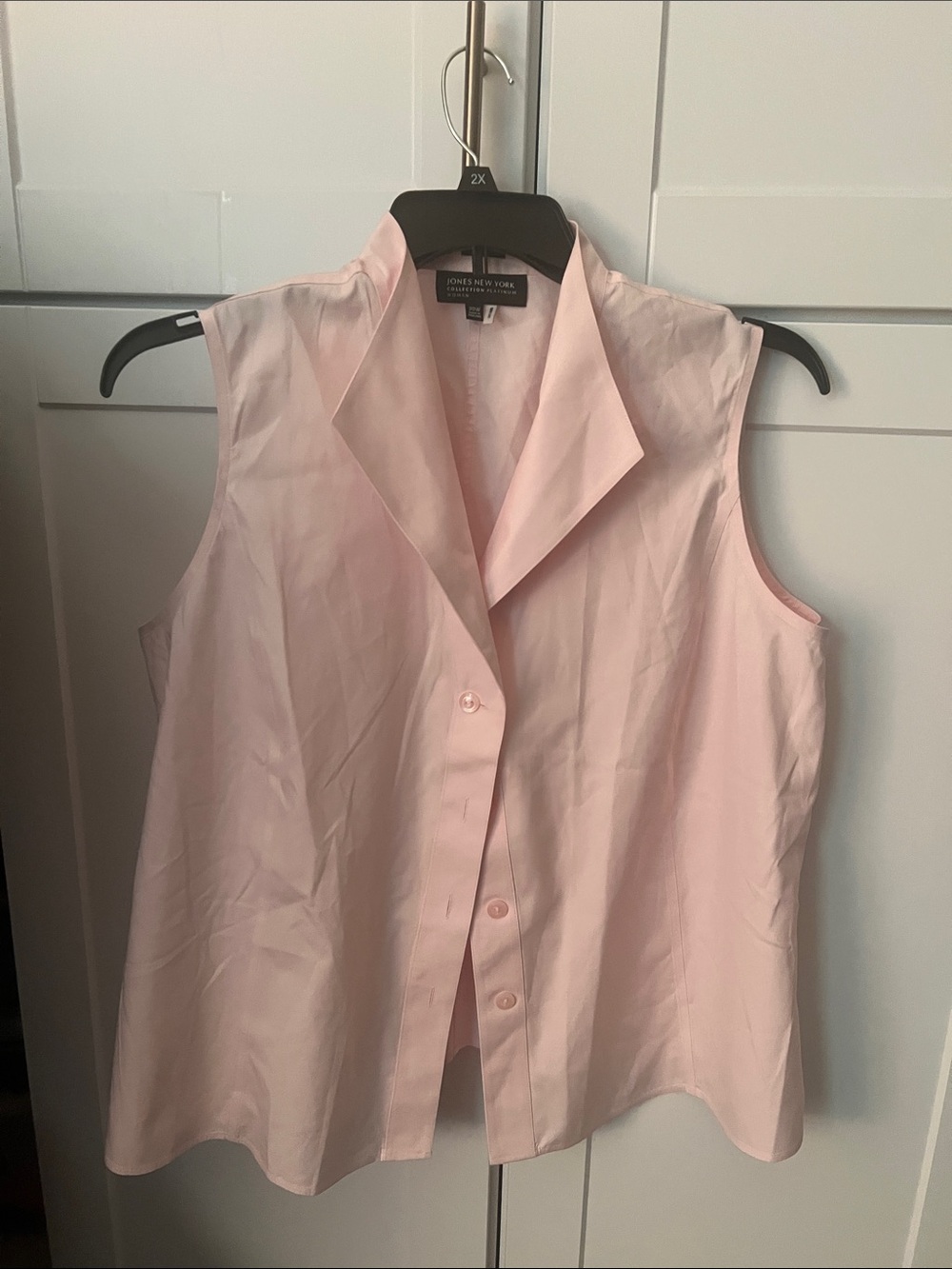 Jones New York Light Pink Sleeveless Button-Front Blouse